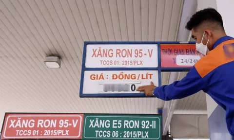 Chiều nay, giá xăng dầu giảm mạnh, có loại dầu giảm tới gần 10.000 đồng/lít
