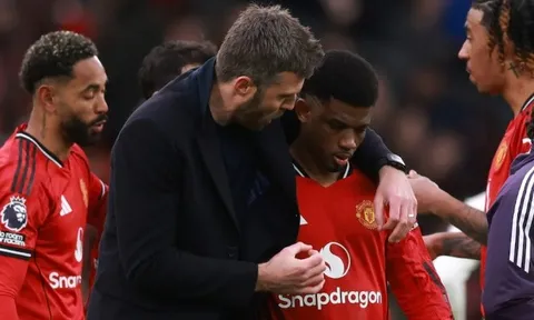 Carrick hồi sinh MU, sẵn sàng nhận ấn kiếm tại Old Trafford