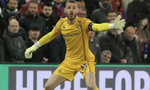 De Gea thua thảm 0-3 trong ngày tái ngộ Dean Henderson