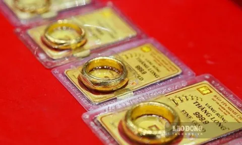 Giá vàng hôm nay 10/4: Vàng nhẫn tăng sốc 2,2 triệu đồng/lượng, thị trường "nóng" trở lại