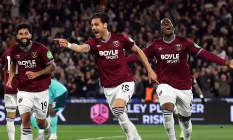 West Ham nhấn chìm Wolves, đẩy Tottenham xuống vị trí thứ 18 trên BXH