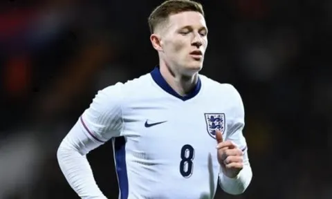MU quyết vượt mặt Man City vụ Elliot Anderson