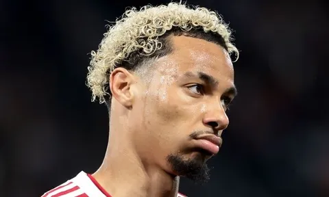 Arne Slot mạnh tay thay đổi tuyến giữa Liverpool sau trận thua PSG