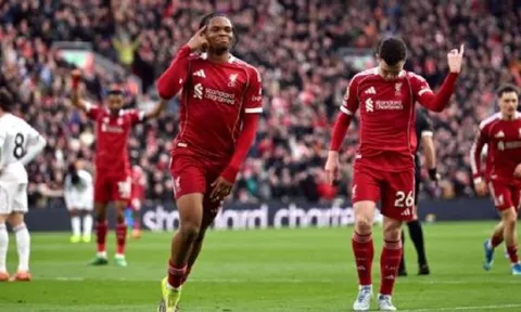 Slot ví Rio Ngumoha là phiên bản mới của Mo Salah