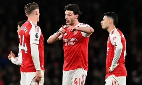 Gyokeres và Rice bị chê tơi tả khi Arsenal thua