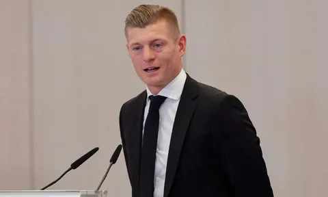 Perez quyết trải thảm đỏ đón Kroos "về nhà"