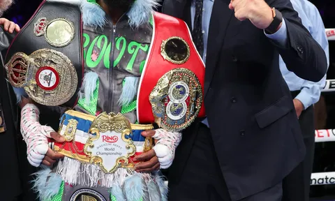 Eddie Hearn vẽ lại kịch bản Mayweather-Canelo cho đại chiến Zayas và Boots