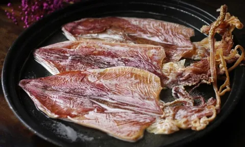 Ngâm mực khô trong loại nước này rồi đem nướng, mực thơm ngọt, không bị khô cứng