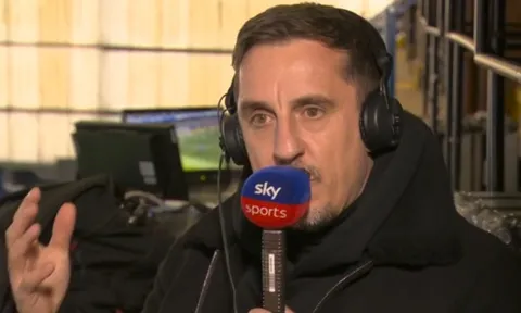 Gary Neville lo thói ích kỷ khiến Chelsea mất vé Champions League