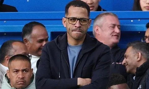 Stamford Bridge nổi sóng sau màn trình diễn bạc nhược của Chelsea