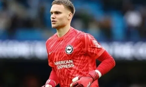 De Zerbi muốn tái ngộ Bart Verbruggen tại Tottenham