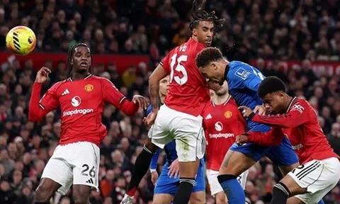 Rio Ferdinand đề nghị Carrick dùng Yoro và Heaven trước Leeds