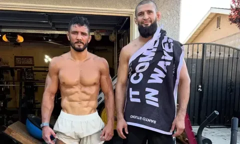 Aaron Pico tiết lộ Khamzat Chimaev là động lực đằng sau chiến thắng đỉnh cao tại UFC 327