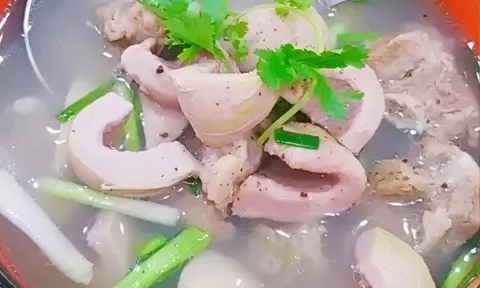 Loại quả mọc dại nhìn xấu xí nhưng là đặc sản nhiều người Việt thích ăn, giá từ 50.000 đồng/kg, tốt cho phụ nữ sau sinh