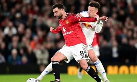 Cánh én Bruno Fernandes không thể cứu vãn thảm họa của Man United