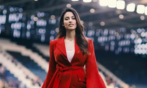 Fan phát sốt vì nữ MC trận Atalanta gặp Juve