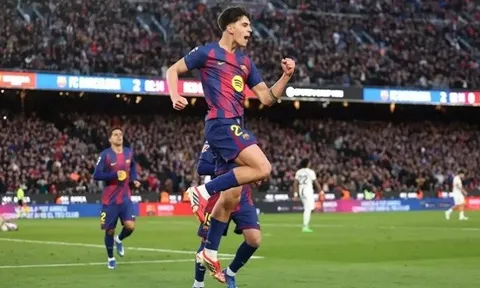 Hansi Flick không mạo hiểm với Marc Bernal trước Atletico