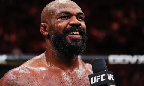 Jon Jones và nghịch lý của sự vĩ đại: 'Tôi nghĩ mình là một người khá tốt'