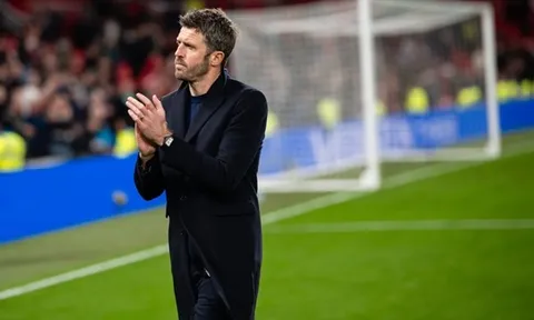 Romano tiết lộ thái độ của Man Utd với Carrick sau trận thua Leeds