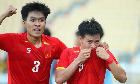 Hậu vệ trẻ tuyển Việt Nam sẵn sàng kế thừa dàn đàn anh đẳng cấp