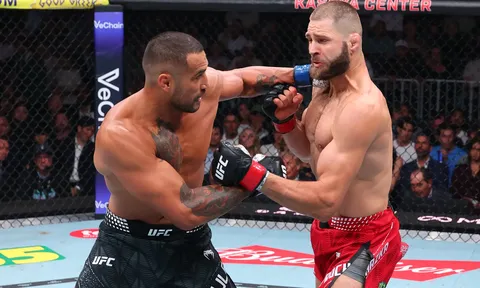Ray Longo chỉ trích dữ dội Jiri Prochazka sau thất bại tại UFC 327: 'Huấn luyện viên của cậu ta nên về xem lại phim Karate Kid'
