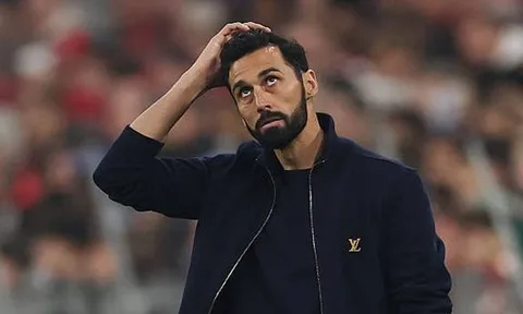 HLV Arbeloa phẫn nộ vì tấm thẻ đỏ của Camavinga