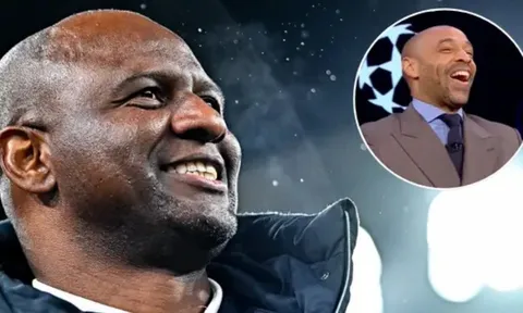 Vieira mỉa mai chiếc kính của Micah Richards trên truyền hình