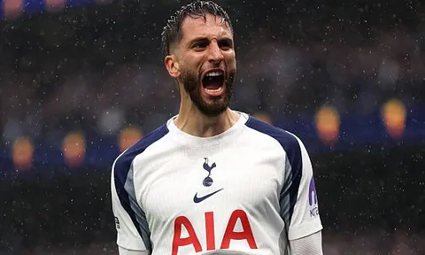 Chật vật trụ hạng, Tottenham nhận cú hích từ viện binh