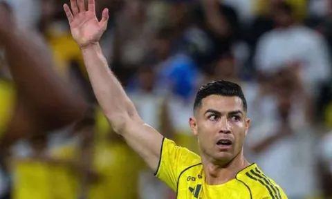 Ronaldo nén đau đến nôn mửa để đá cho Al Nassr