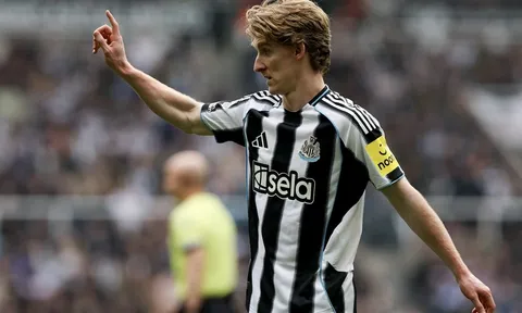 Anthony Gordon tìm đường rời Newcastle mùa hè này