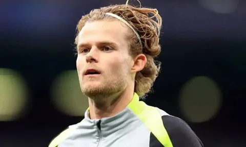 Thủ quân Sporting chê Arsenal đá nhàm chán, câu giờ