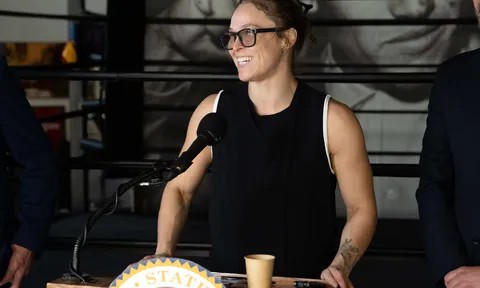 Ronda Rousey đáp trả những chỉ trích về tuổi tác khi tái xuất: 'Đâu phải buồng trứng của tôi lên sàn đấu'