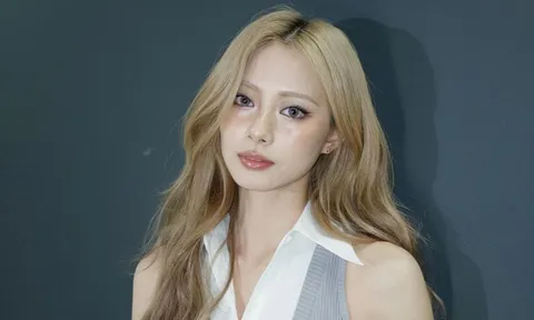 Mỹ nhân 11 lần lọt Top 100 đẹp nhất thế giới: Visual đỉnh cao, body chuẩn “đồng hồ cát” gây sốt