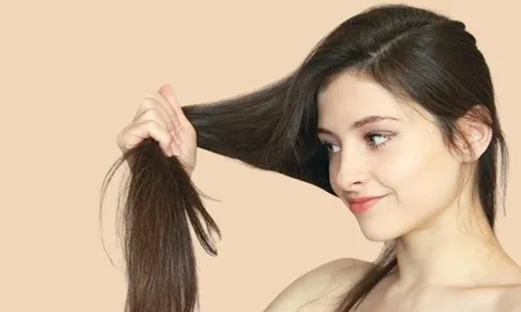 Tóc thưa mỏng lộ da đầu ở tuổi 40+: 5 cách đơn giản giúp phục hồi và làm dày tóc tự nhiên