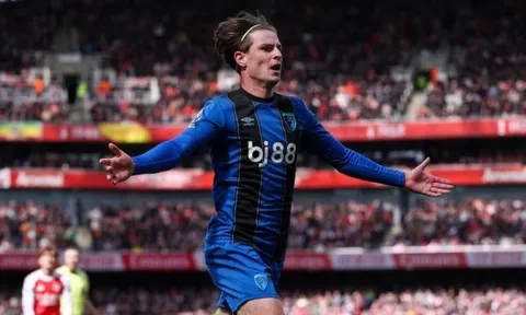 Chelsea muốn có Alex Scott thay thế Enzo Fernandez