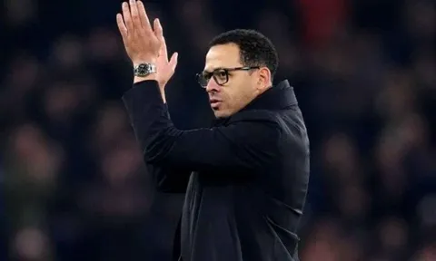 Giới chủ Chelsea lên tiếng ủng hộ HLV Liam Rosenior