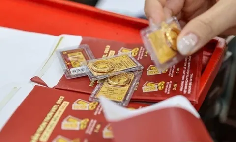 Giá vàng 17/4 giảm mạnh: Vàng nhẫn và SJC lao dốc, mất bao nhiêu tiền mỗi lượng?