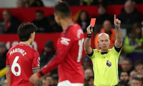 Martinez bị treo giò 3 trận, lỡ đại chiến Chelsea và Liverpool