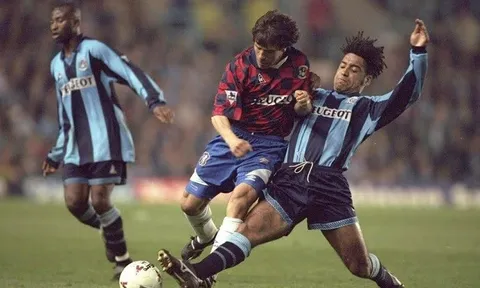 Sự thật chuyện Zola mặc áo Coventry đá Ngoại hạng Anh