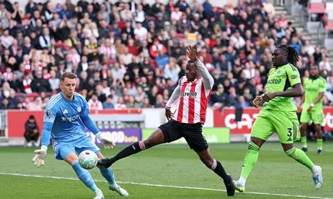 Leno rực sáng giúp Fulham cầm chân Brentford