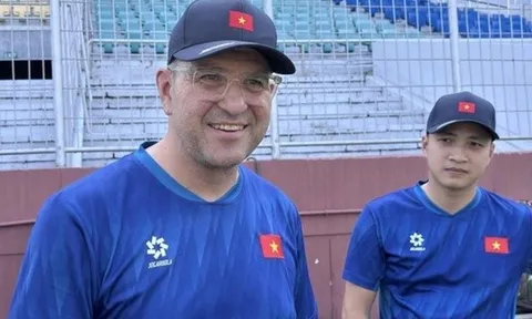 Nắm lợi thế lớn, HLV Roland vẫn dè chừng U17 Indonesia
