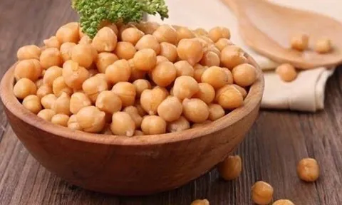 Ở chợ Việt có một loại đậu giàu đạm ngang thịt, trẻ ăn thì bổ, người lớn ăn giảm cân, giá lại rẻ chỉ 55.000 đồng/kg