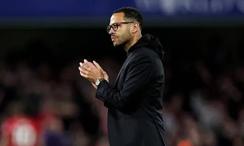 Rosenior không rõ hậu quả nếu Chelsea hụt vé Champions League