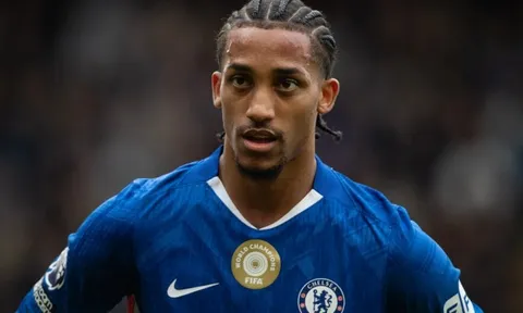 Rosenior hé lộ thời điểm Joao Pedro tái xuất