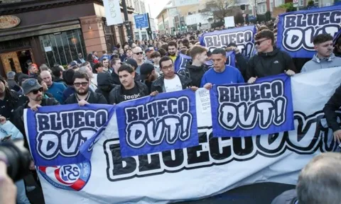 Fan Chelsea nổi giận, biểu tình đòi đuổi giới chủ BlueCo