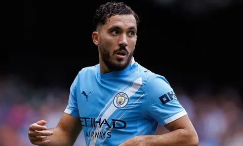 Petit tiếc nuối vì Arsenal hụt Cherki vào tay Man City