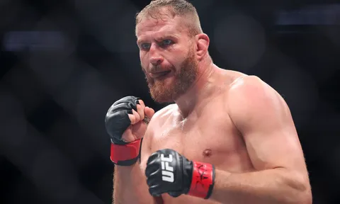 Jan Blachowicz phẫn nộ rút khỏi UFC 328 phút chót vì chấn thương sụn chêm