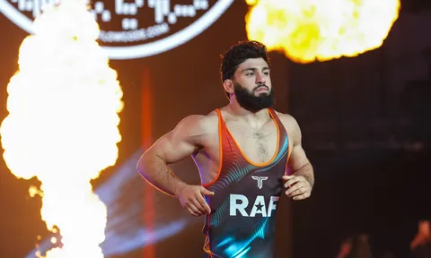 Arman Tsarukyan mỉa mai thân hình của huyền thoại Urijah Faber trước thềm RAF 8