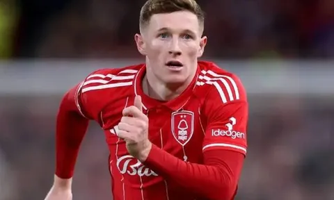 Romano tiết lộ Man Utd không nhượng bộ Man City vụ Elliot Anderson