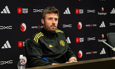 Bỏ rơi Carrick lúc này là canh bạc rủi ro nhất của Man Utd